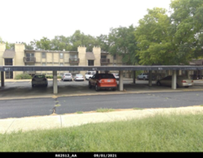 Foto del edificio - 2 bedroom 2 bath in quiet SW Neighborhood