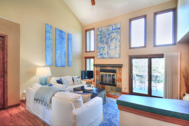 Foto del edificio - 95 Woodbridge Dr