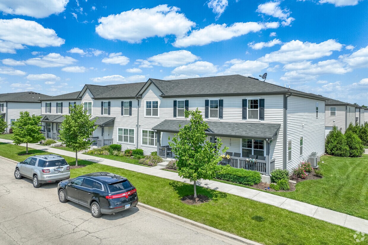 65 E Robinson Ave, Cortland, IL 60112 Townhomes for Rent Cortland, IL