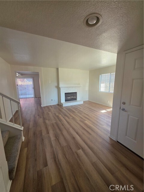Foto del edificio - 7419 Butterfield Pl