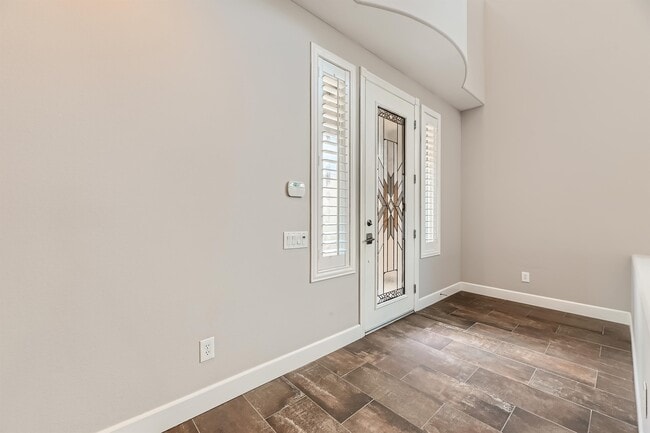 Building Photo - 2548 Sturrock Dr
