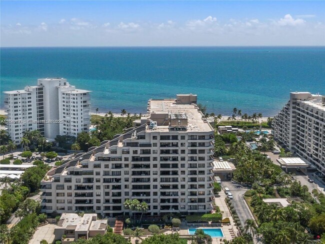 Foto del edificio - 201 Crandon Blvd