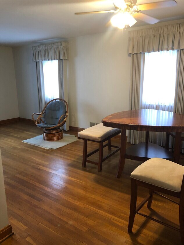 324 S High St Unit South high st apartment, WV 26501