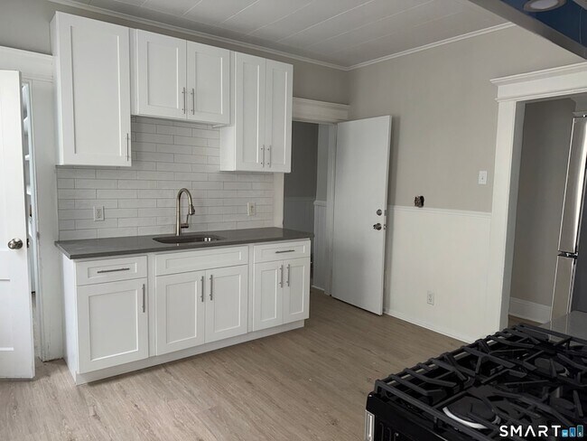 Building Photo - 74 Garfield Ave