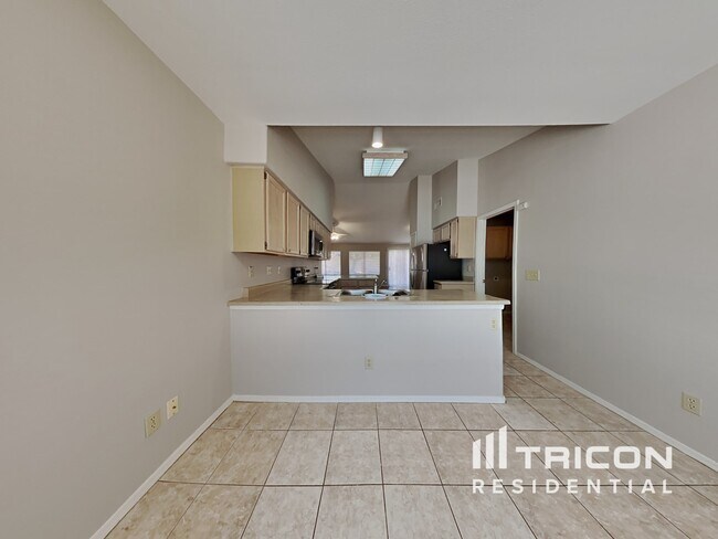Foto del edificio - 1625 N 74th Pl