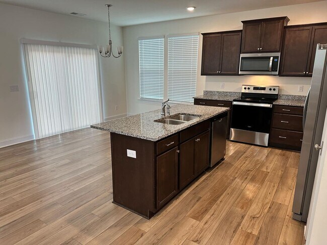 Building Photo - Charming 3 Bedroom Home Located In Angier