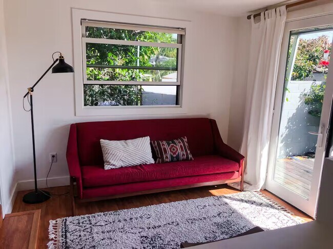 Foto del edificio - 3410 Casitas Ave