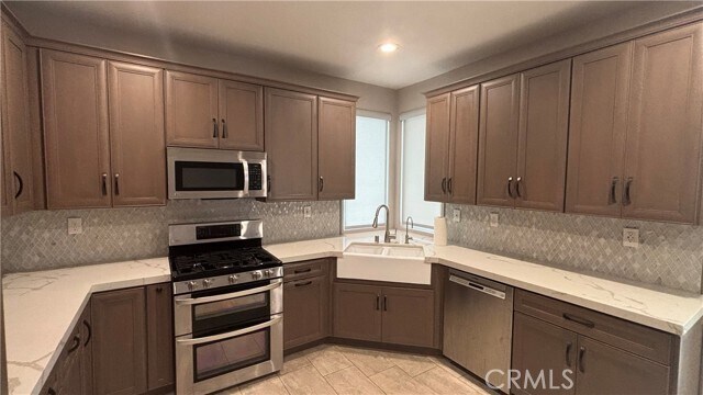 Foto del edificio - 5838 Mimosa Ct