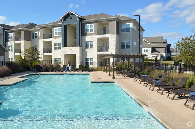 Swimming Pool - Live Oak Apartments