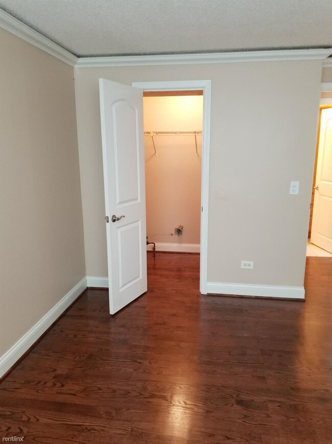 Foto del edificio - 4933 N East River Rd