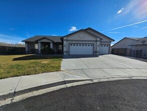 Building Photo - 21011 9 Mile Ct