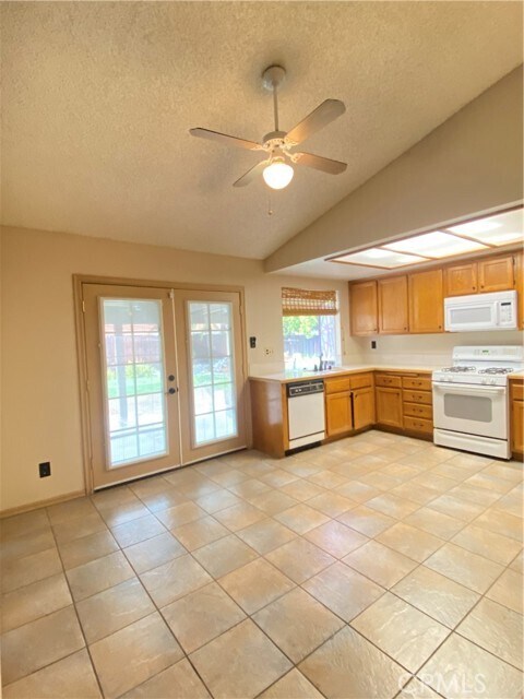 Building Photo - 25320 Orbit Ct