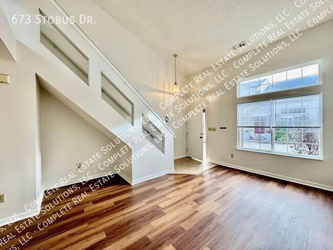 Foto del edificio - 673 Stobus Dr