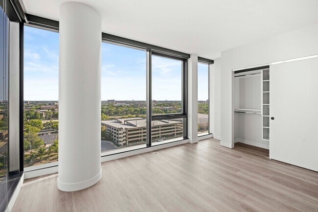 Foto del edificio - 1177 W Van Buren St