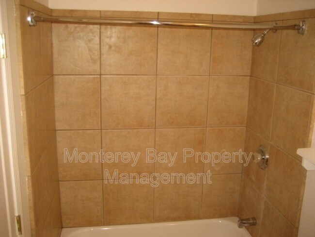 Foto del edificio - 211 Forest Ave