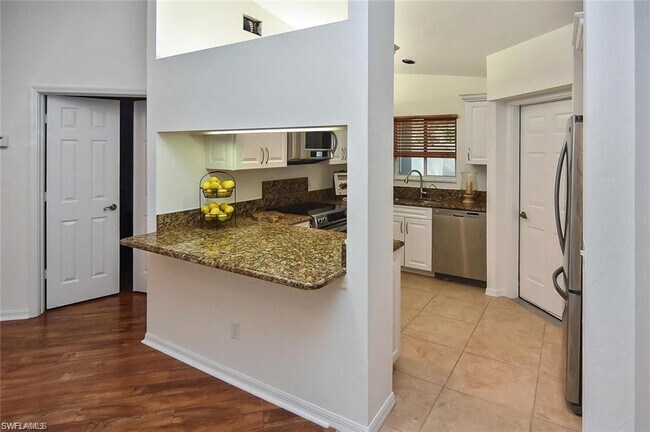 Building Photo - 21693 Sungate Ct