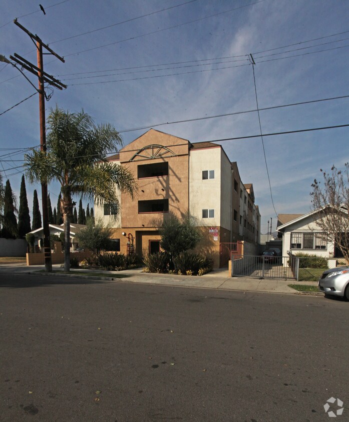 Building Photo - 5421 La Mirada Ave