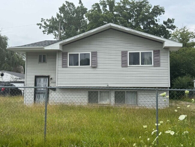 Foto del edificio - 5520 Bermuda Ln