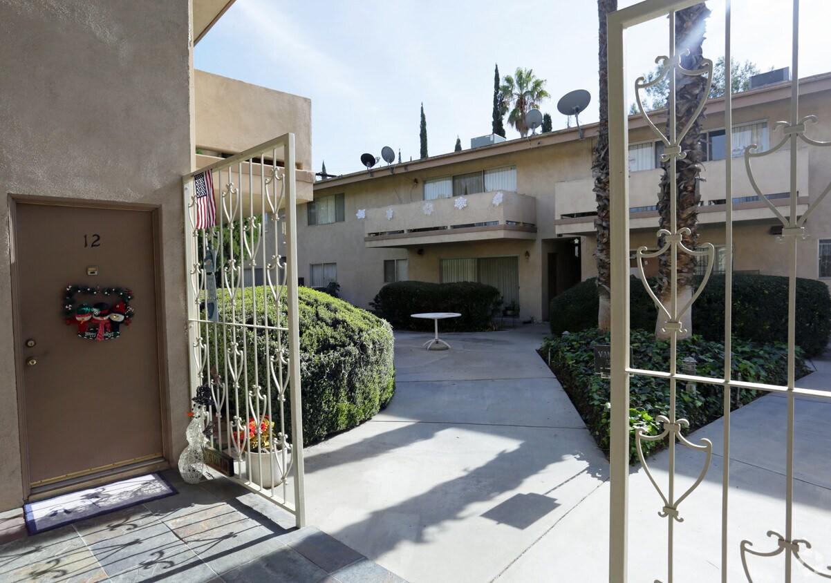 Building Photo - 135 Ralston Ave