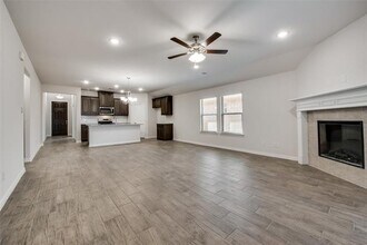 Building Photo - 504 Paloma St