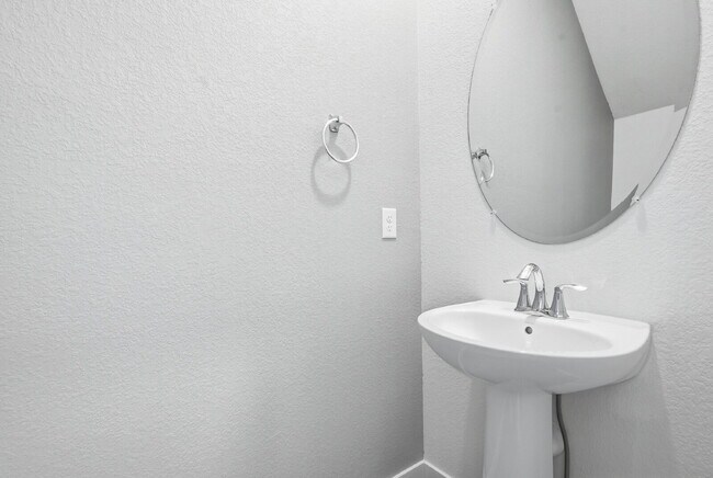 Building Photo - $2,735.95 - 3 Bed, 2.5 Bath Home in Loveland with Central AC, and In Unit Laundry!