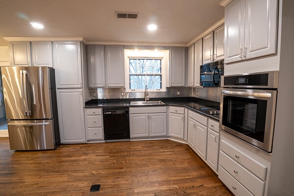 Foto del edificio - 4900 Jonquil Dr