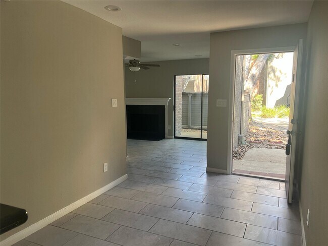 Foto del edificio - 6601 Sands Point Dr