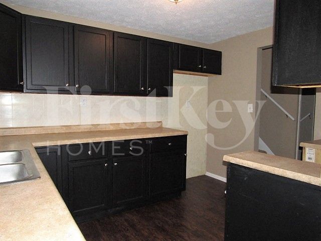 Foto del edificio - 5507 Armstrong Dr