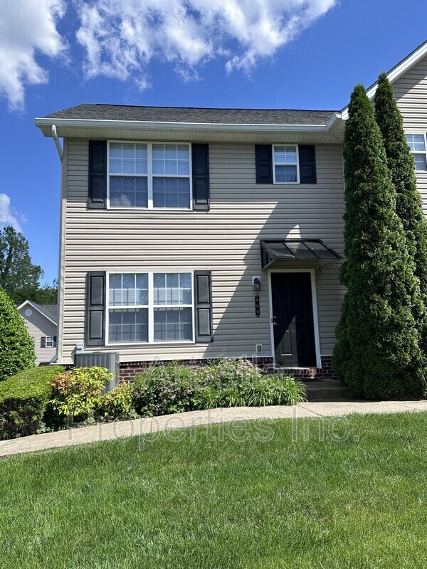 Primary Photo - 2121 S Greenwood Dr