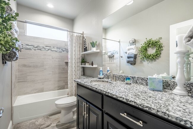 Building Photo - 11 Los Campos Dr