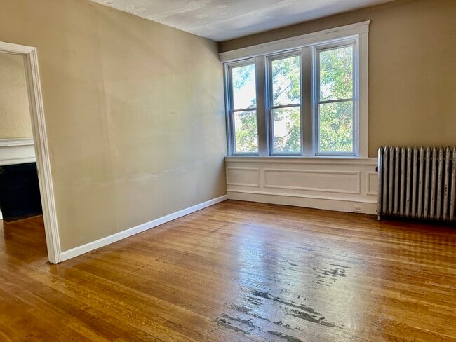 Building Photo - 330 St Paul St