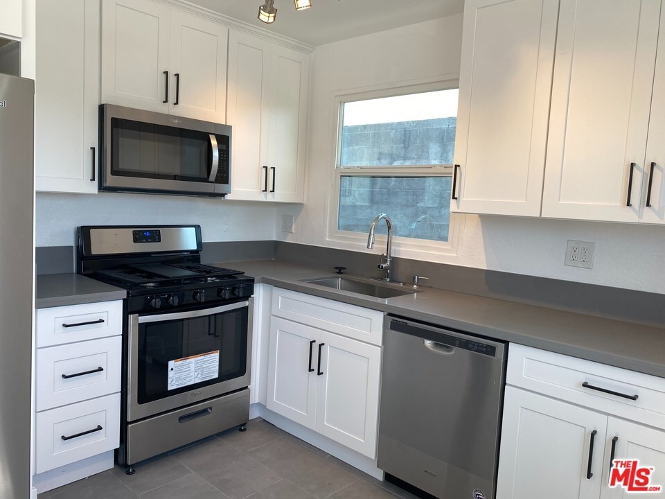 Foto principal - 6736 West Blvd