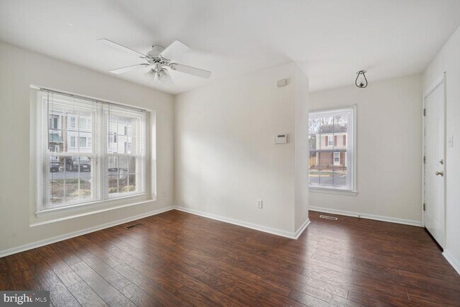 Foto del edificio - 5490 Safe Harbor Ct