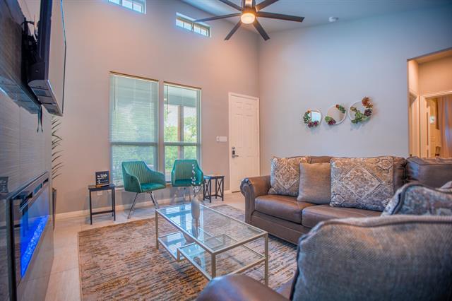 Foto del edificio - 836 E Maddox Ave