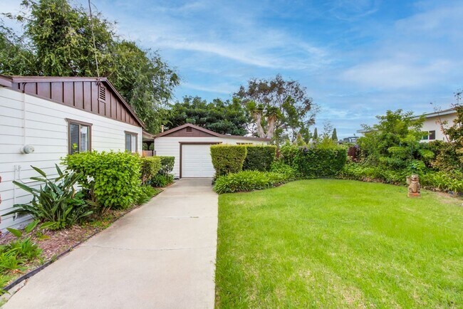 Foto del edificio - Charming Fully Remodeled 3-Bedroom Home in...