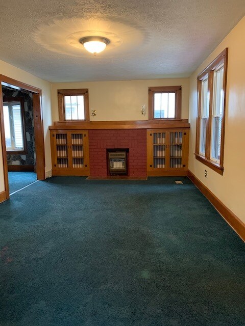 Building Photo - Beautiful spacious 3 bedroom home for rent