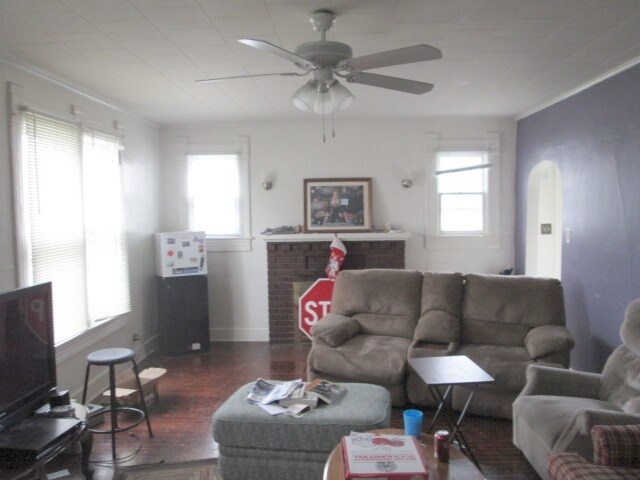 Building Photo - 512 E Pierce St