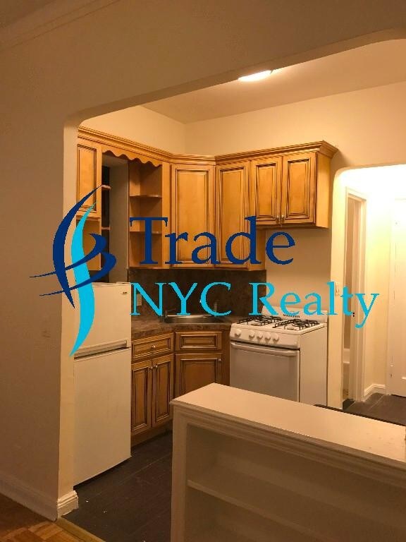 Primary Photo - 45 E 3rd St
