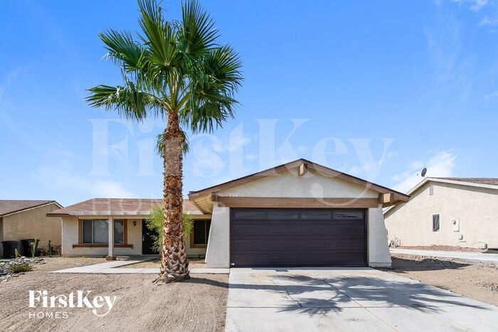 Primary Photo - 5909 San Fernando Dr