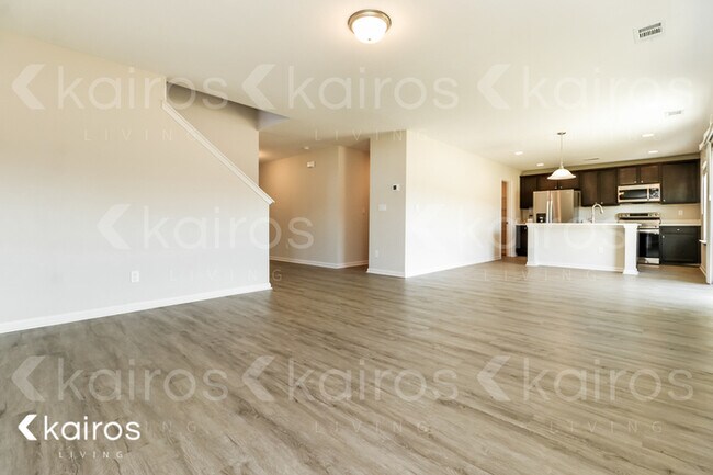 Building Photo - 29 Red Oak Dr.