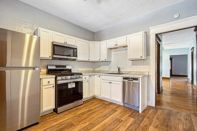 Kitchen - 110 Armin Pl