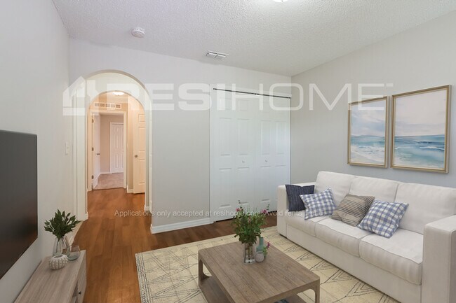 Foto del edificio - 2328 Whispering Trails Pl