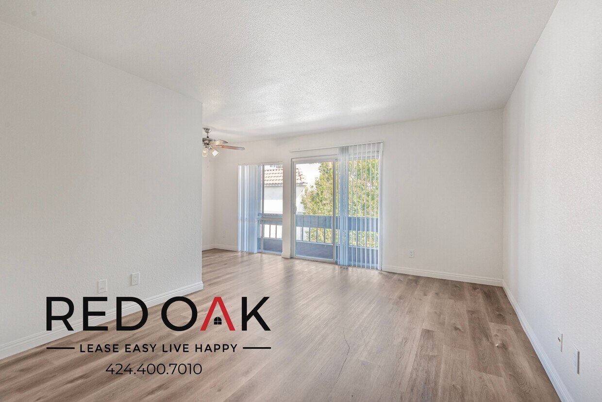 Foto principal - 17830 Sherman Way