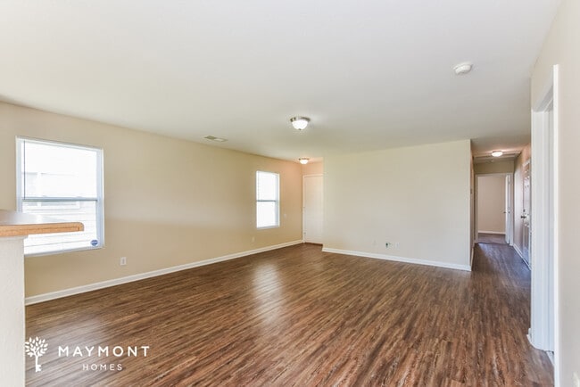 Building Photo - 122 David Barnes Dr