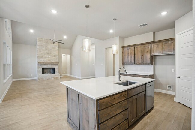 Building Photo - 1176 Paradise Pkwy