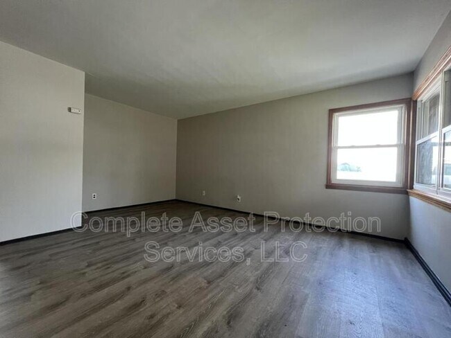 Foto del edificio - 6726 Leland Ave