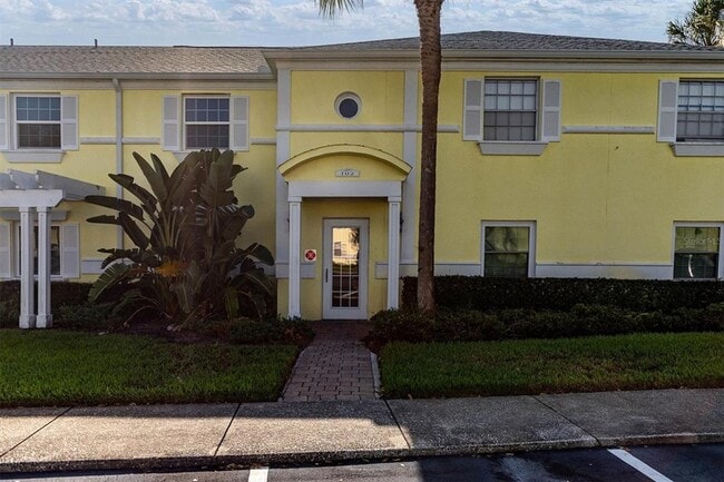 Building Photo - 102 Pompano Dr SE