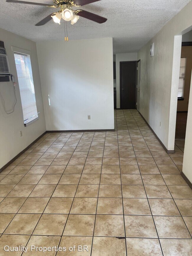 Foto del edificio - 2 br, 1 bath House - 2319 Elm Park Dr