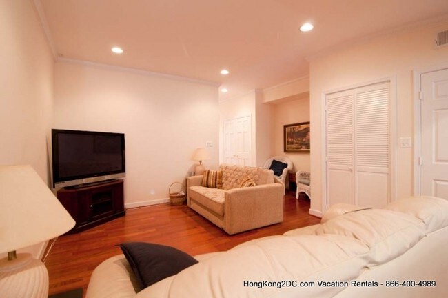 Foto del edificio - 1438 Park Rd NW