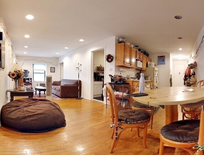 Foto del edificio - 139 E 12th St
